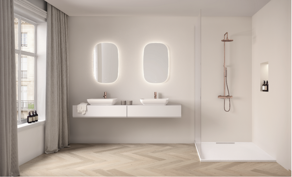 Instalación de suelos de madera en el baño.